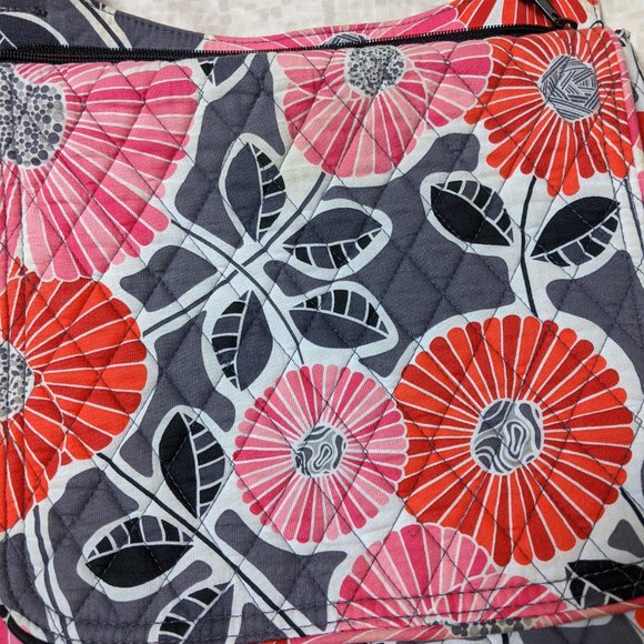 Last chance: Vera Bradley Mailbag Crossbody - Cheery Blossoms - Picture 4 of 6